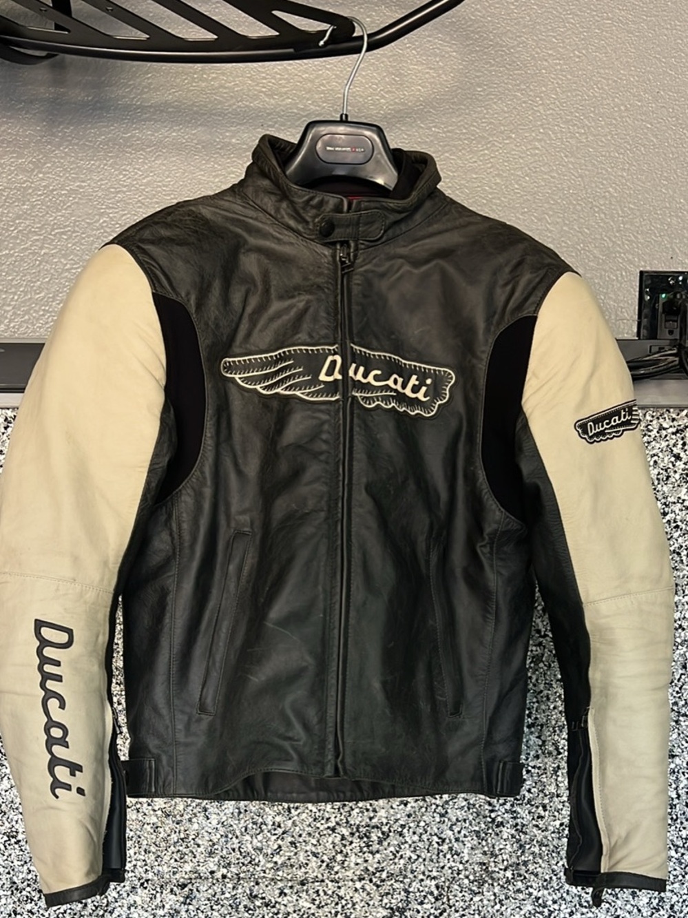 Ducati Men's Black and Cream Leather Performance Motorcycle Jacket Size 50 Euro